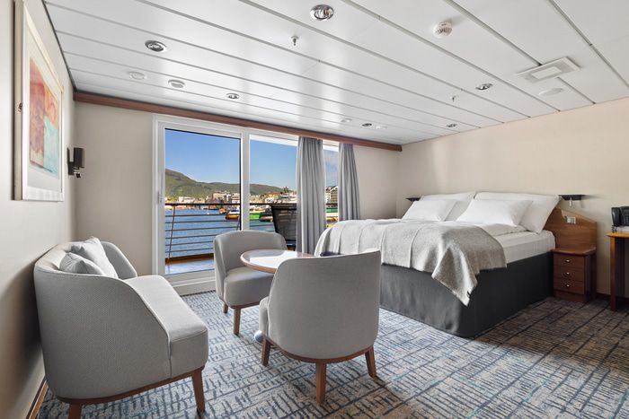 Expedition Suite | Suite on middle deck with balcony